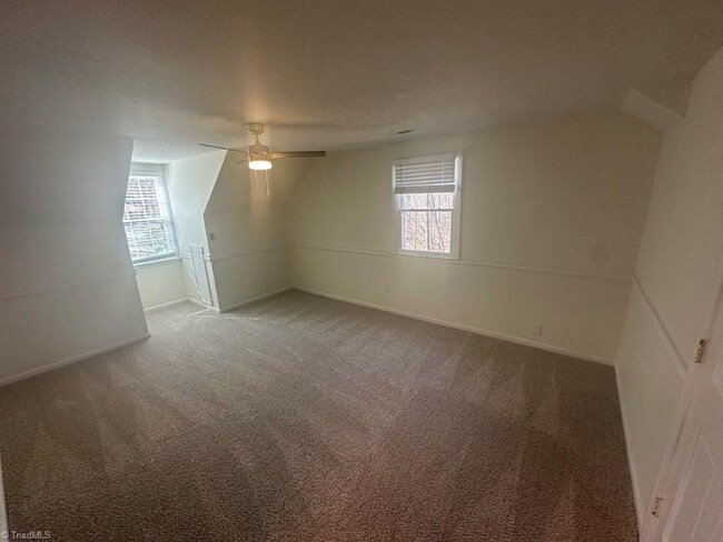 Building Photo - 1165 Lazyboy Ln