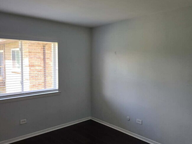 Building Photo - 9430 Bay Colony Dr