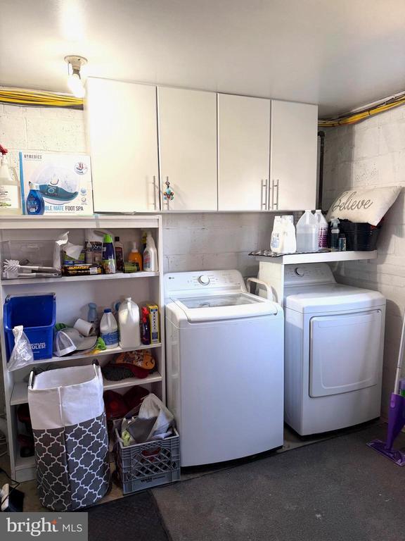 Building Photo - 7410 Dickenson St