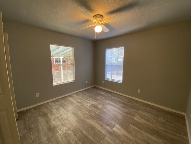Building Photo - FALL INTO A NEW HOME WITH OUR MOVE-IN SPEC...