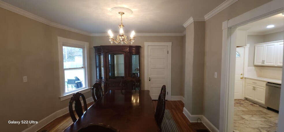 Building Photo - 524 Bowen St