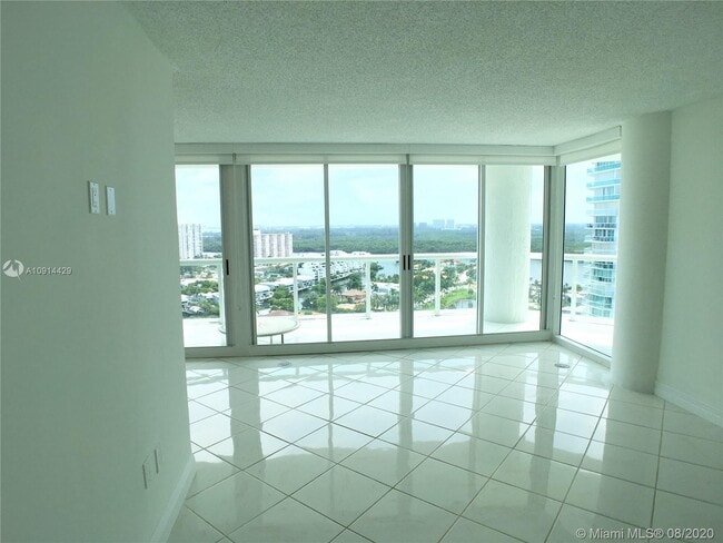 Building Photo - 16400 Collins Ave