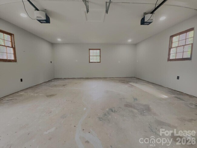 Building Photo - 2022 Glouchester Cir
