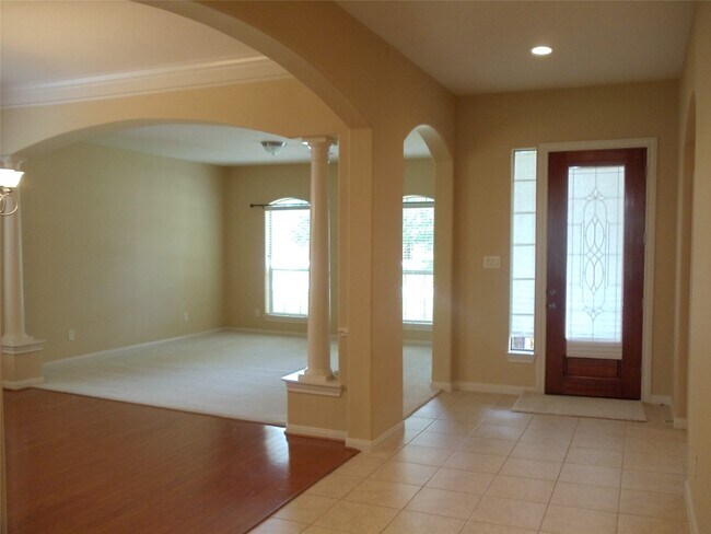Building Photo - 2510 Cambria Ct