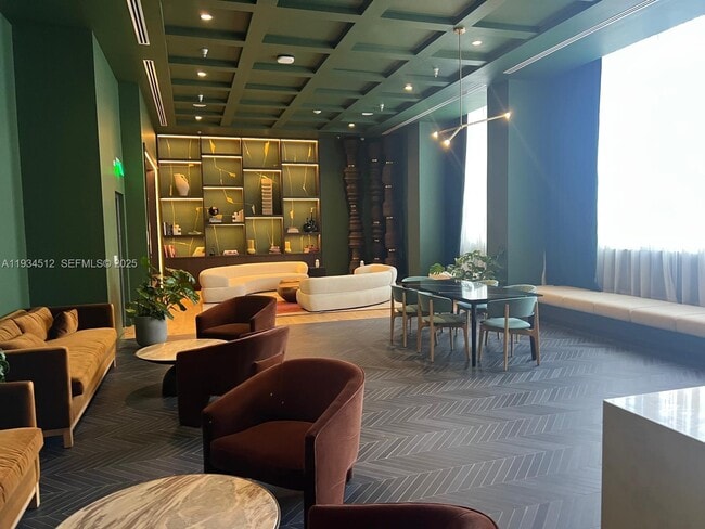 Building Photo - 11 NE 6th St