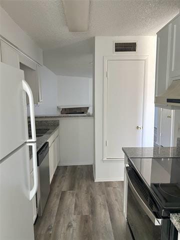 Building Photo - 103 S Las Vegas Trail