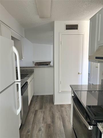 Primary Photo - 103 S Las Vegas Trail