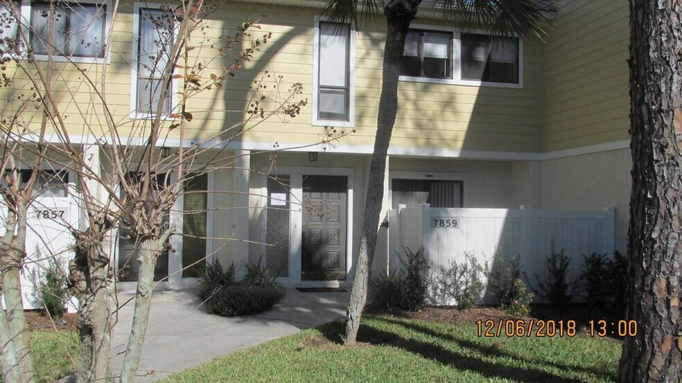 Building Photo - 7859 La Sierra Ct