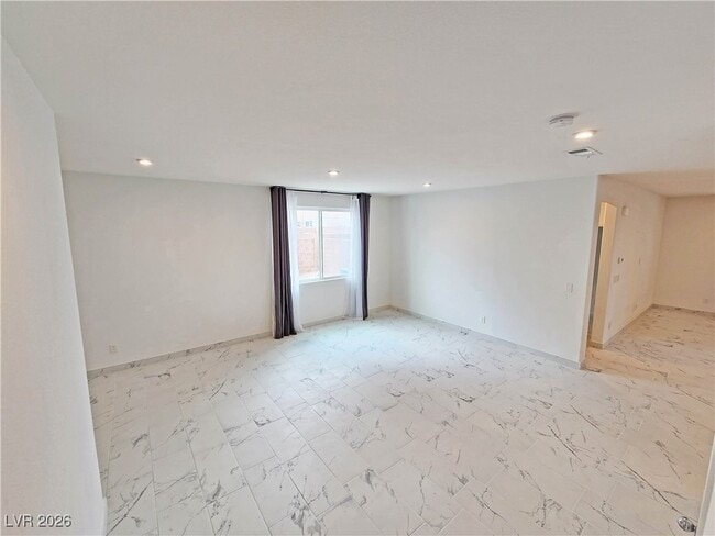 Building Photo - 3821 E Weld Ave