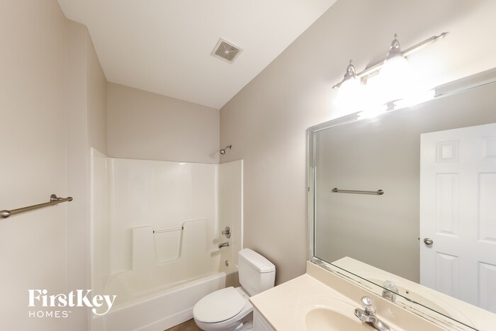 Building Photo - 5863 High Forest Dr