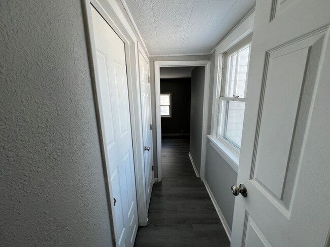 Building Photo - 216 W Dolman St