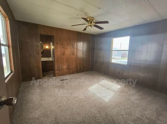 Building Photo - 731 Cactus Ln