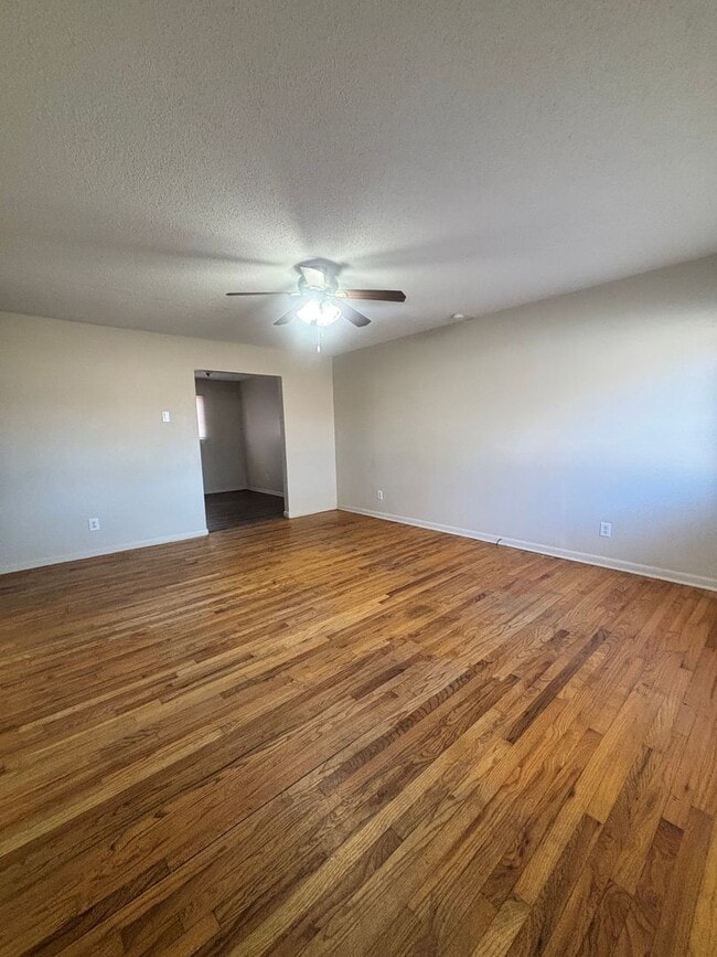 Building Photo - Charming 3br, 1.5 bth Home in Western Branch