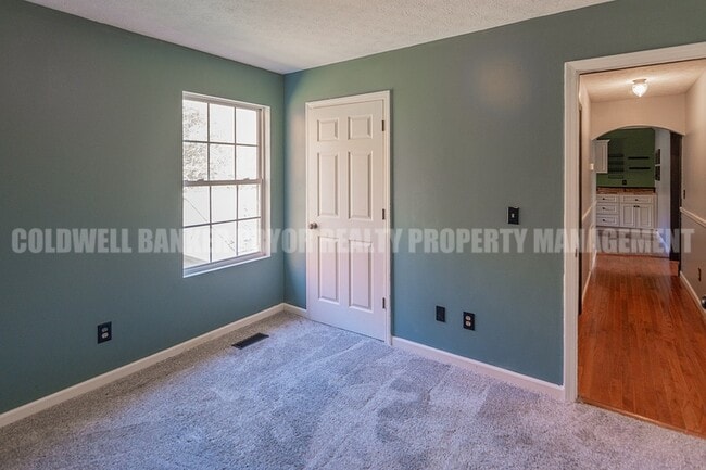 Building Photo - 531 Indian Hills Dr