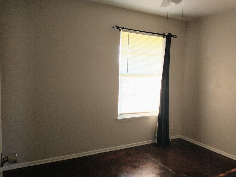 2nd bedroom - 2529 HAMPTON LANE
