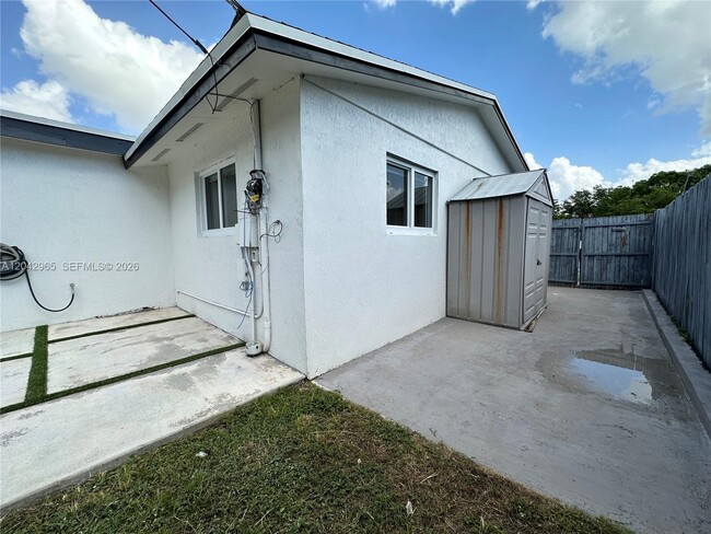 Building Photo - 10012 SW 162nd St