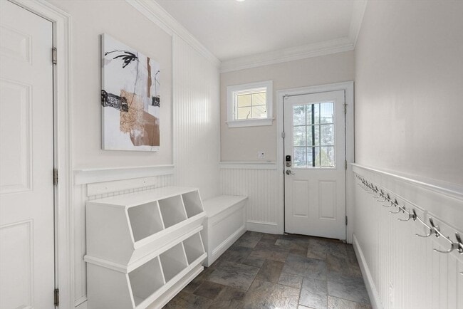 Building Photo - 11 Bobolink Rd