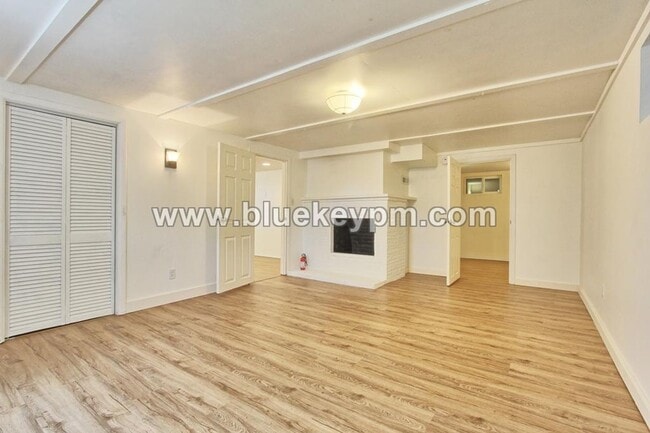Building Photo - 1102 NW 41st St