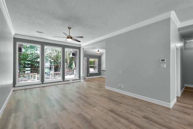 Building Photo - 84 Oak Grove Ln
