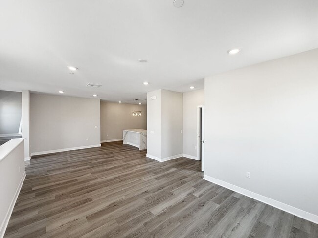 Building Photo - Stunning 3B/2.5BA Townhome in Oceanside fo...