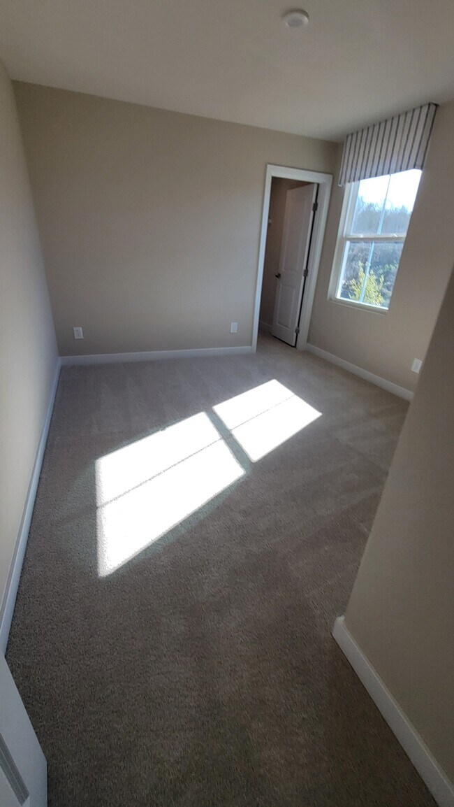 Building Photo - 207 Maggys Wy