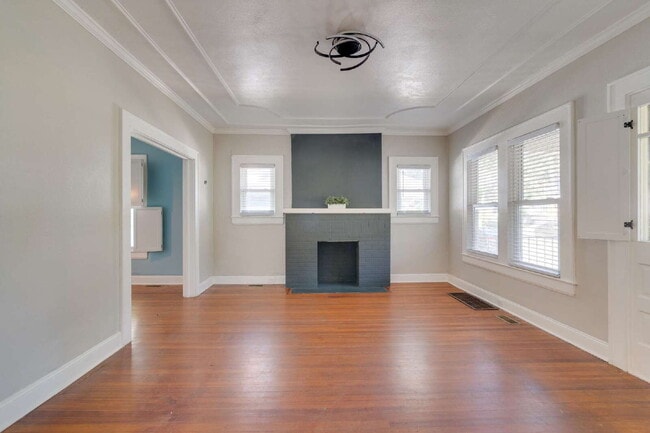 Building Photo - Three-Bed Home w/ Fenced in BackYard in the Heart of Durham