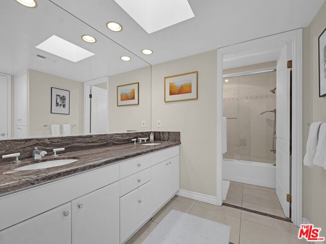 Building Photo - 3835 Sapphire Dr
