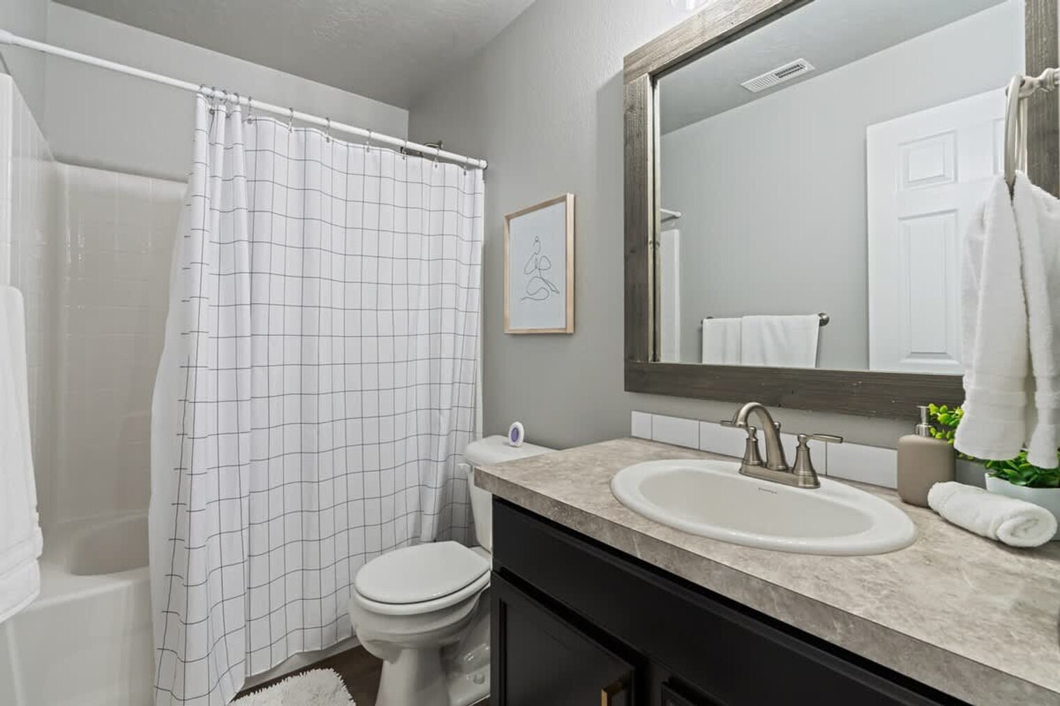 Building Photo - 10569 Cool Springs St