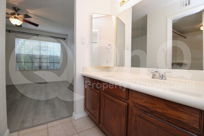 Building Photo - 5950 N 78th St
