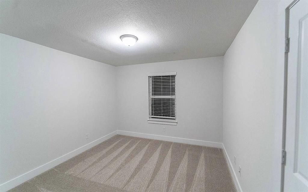 Building Photo - 213 Alicante Ln