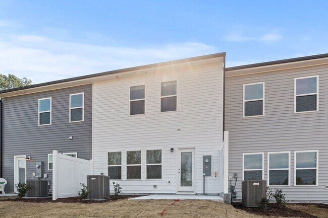Building Photo - 3 Bed 2.5 Bath Townhome at Cambrey Crossing.