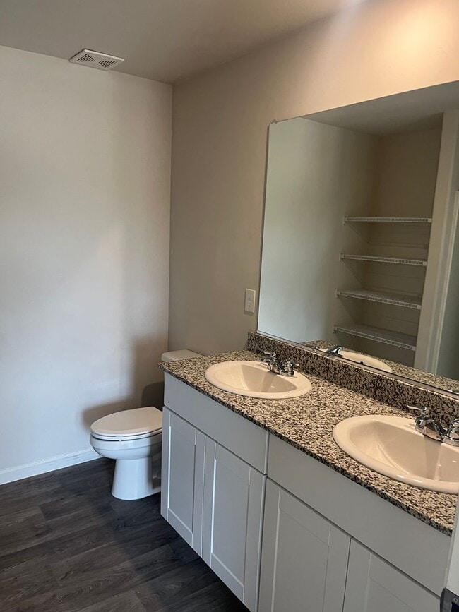 Building Photo - Beautiful Home In Benson, Perfectly Locate...