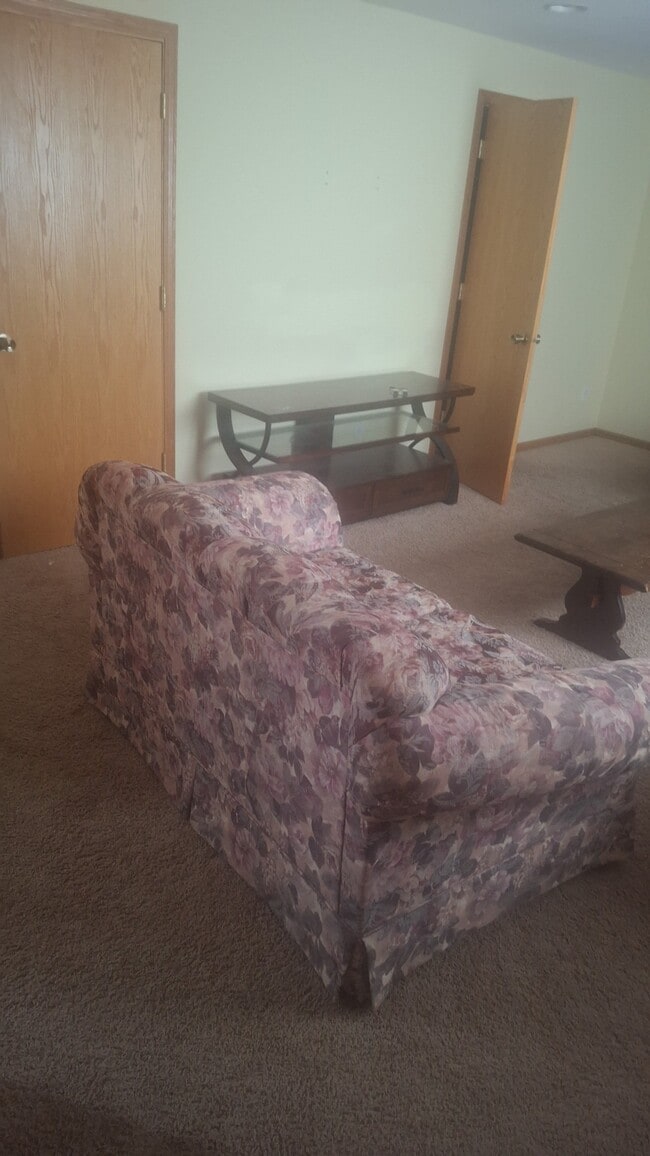 Building Photo - 114 Garner Cir