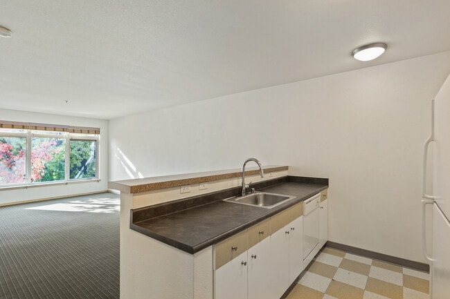Building Photo - 1610 Belmont Ave
