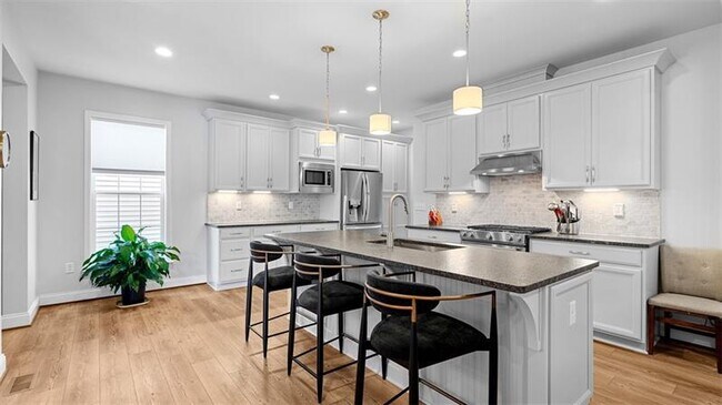 Building Photo - 504 Beneficial Dr