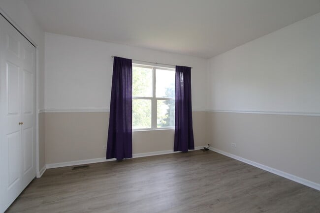 Building Photo - 24313 White Oak Dr