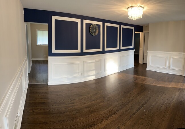 Building Photo - 15509 Park Ln