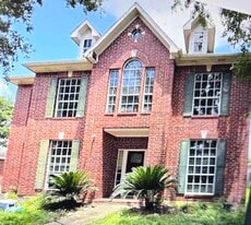 Building Photo - 1508 Peachtree Ct