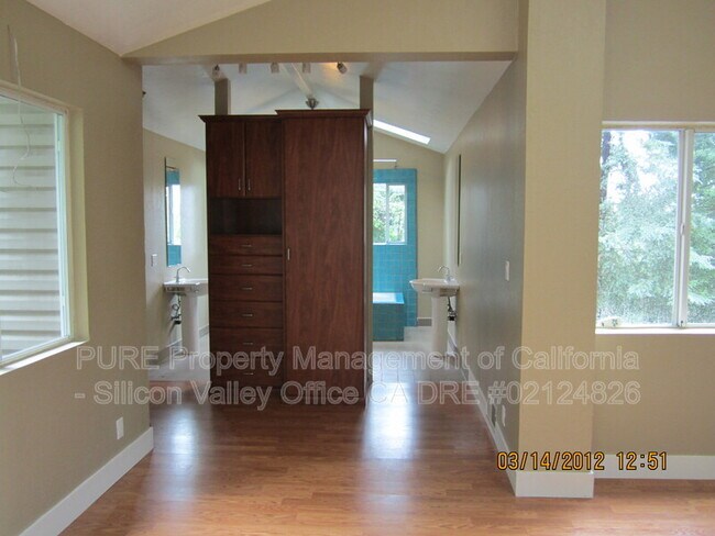 Building Photo - 18092 Idalyn Drive