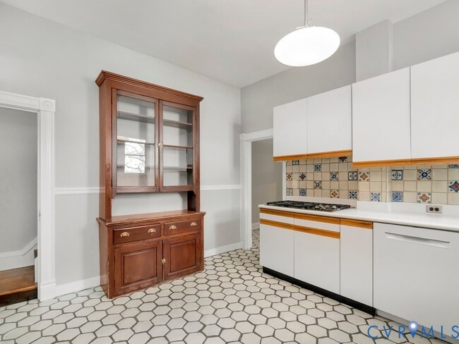 Building Photo - 117 N Vine St