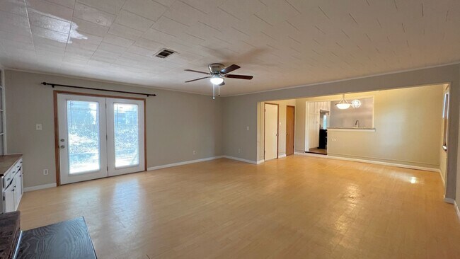 Building Photo - 3-Bedroom Dalraida Delight