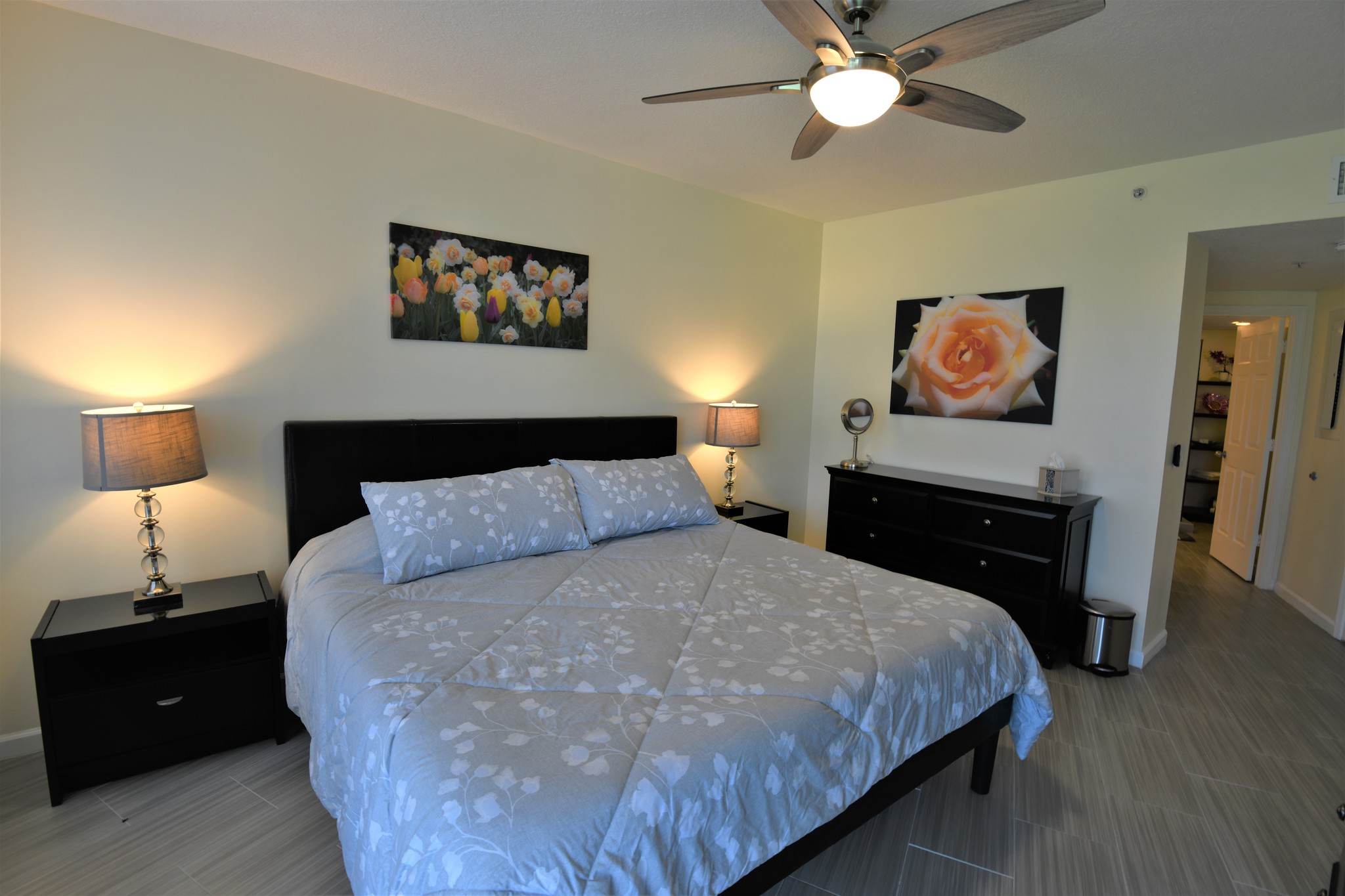 Spacious master bedroom suite. - 5799 NE Island Cove Way