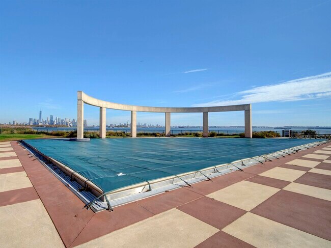 Building Photo - 15 Freedom Way