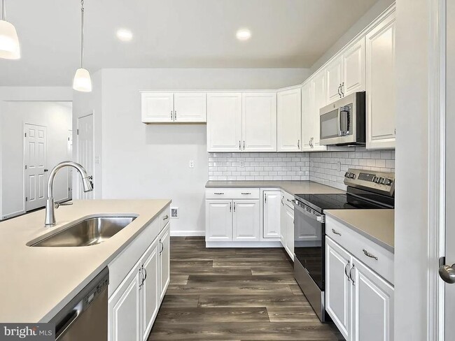 Building Photo - 7884 Briarwood Dr
