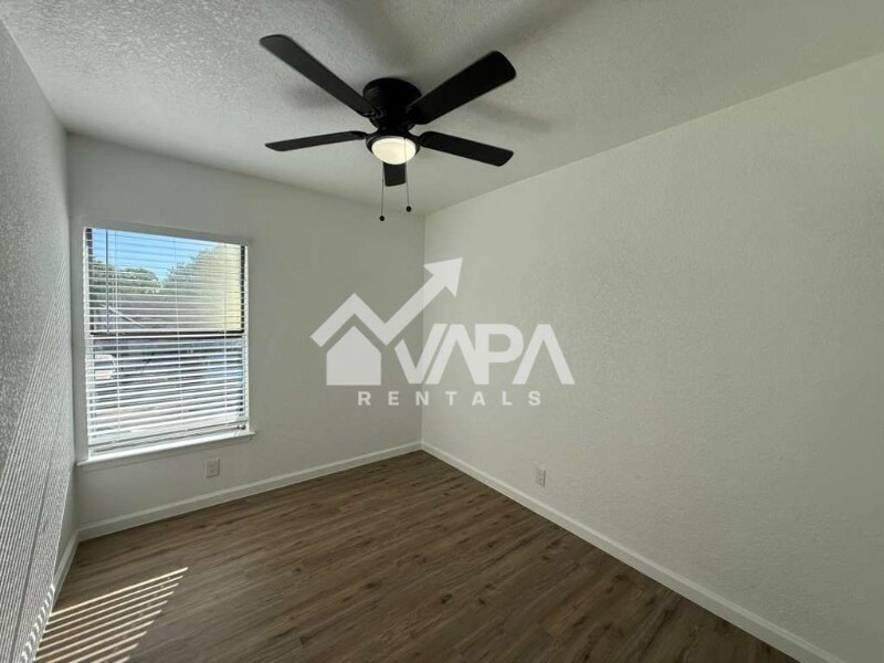 Building Photo - 9923 Birch Field Dr