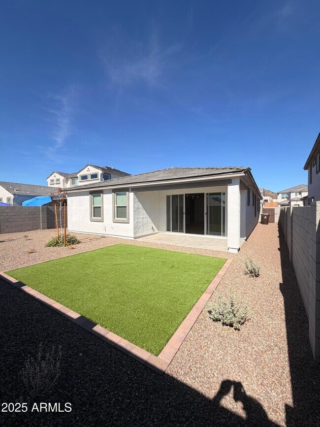 Building Photo - 7409 W Buckhorn Trail