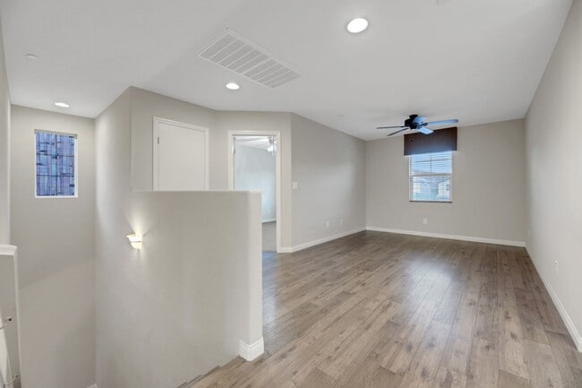 Building Photo - Gorgeous Henderson Home