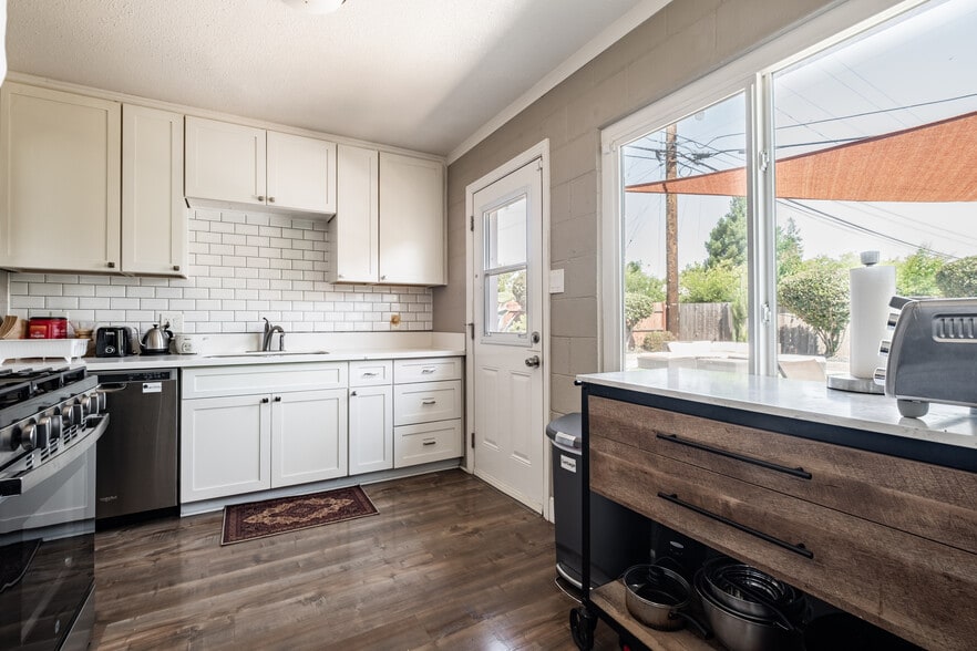 Building Photo - 5700 Cibola Way