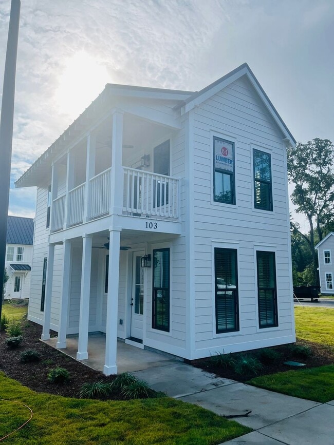 Building Photo - New Construction! 3 bedroom 2 bathroom home in Lagrange! Must see!