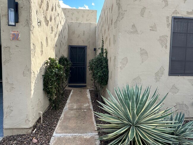 Building Photo - 4226 N 22nd St